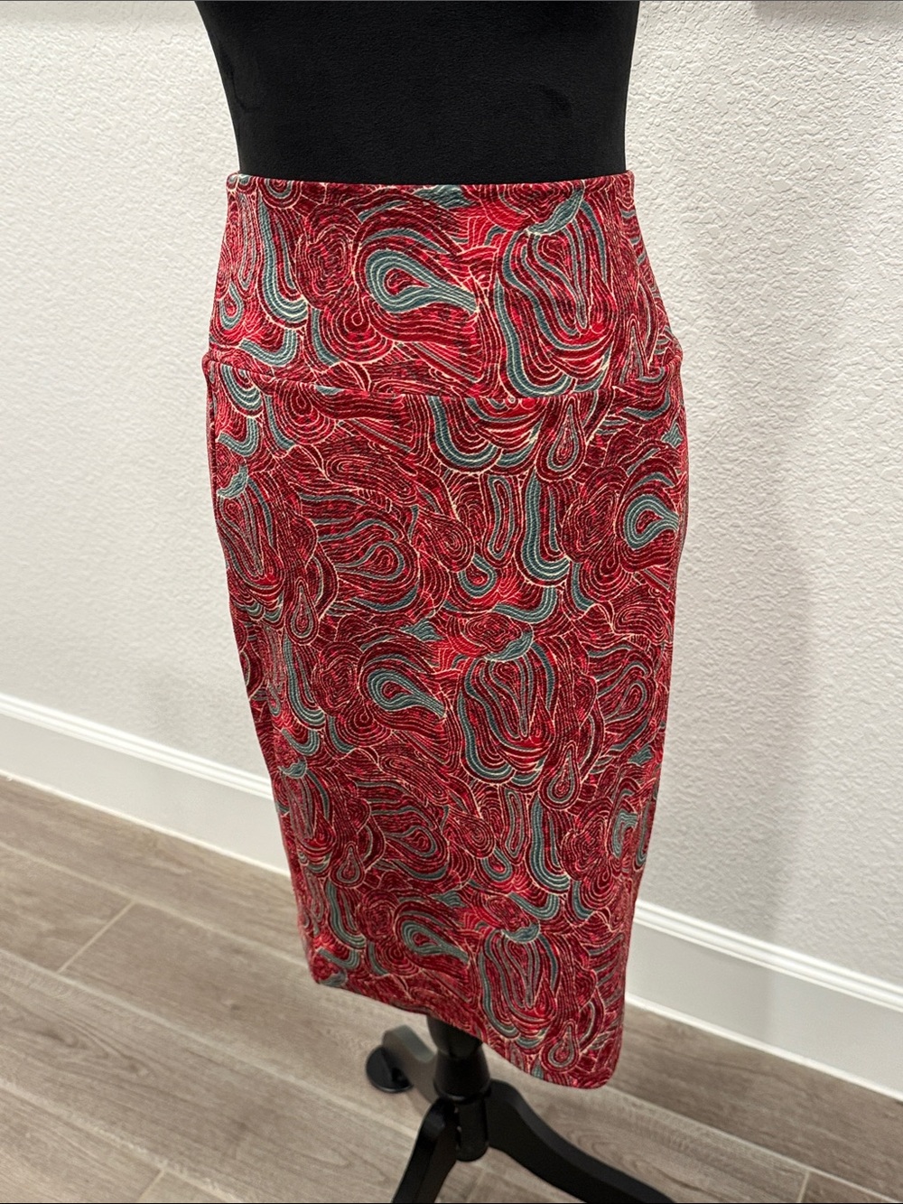 LuLaRoe Red and Teal Swirl-Print Pencil Skirt